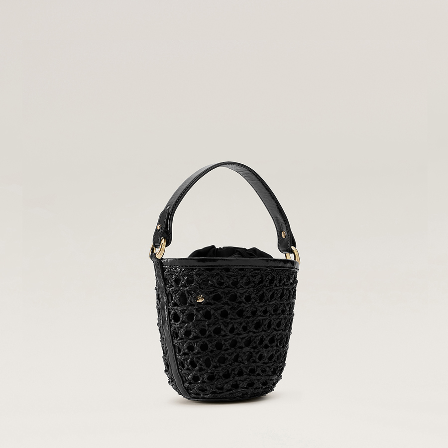 Ama Lace(アマ レース)