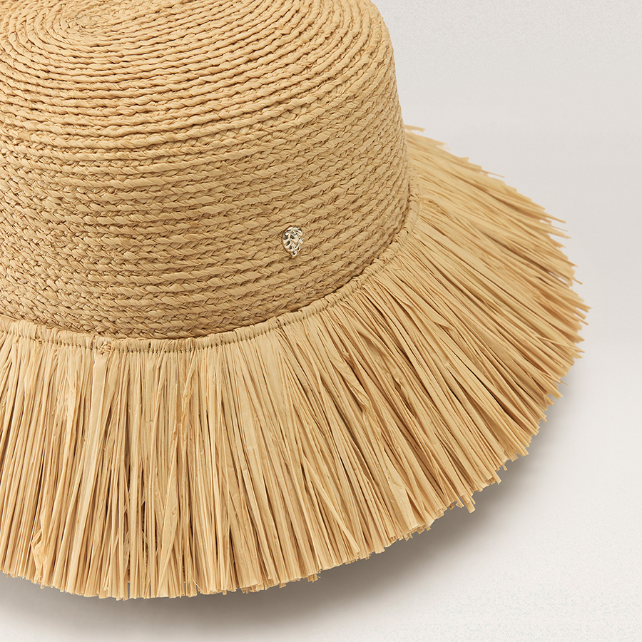 Tate Raffia Fringe Bucket(テイト)