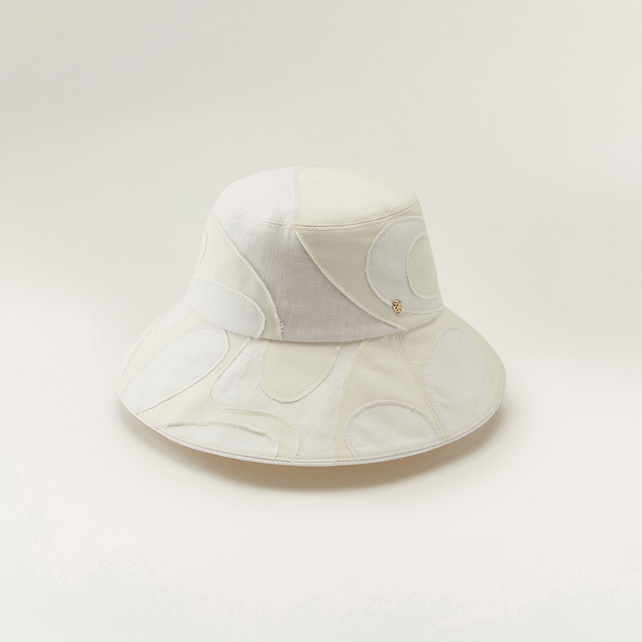 ヘレンカミンスキーオンラインストア|HATS
